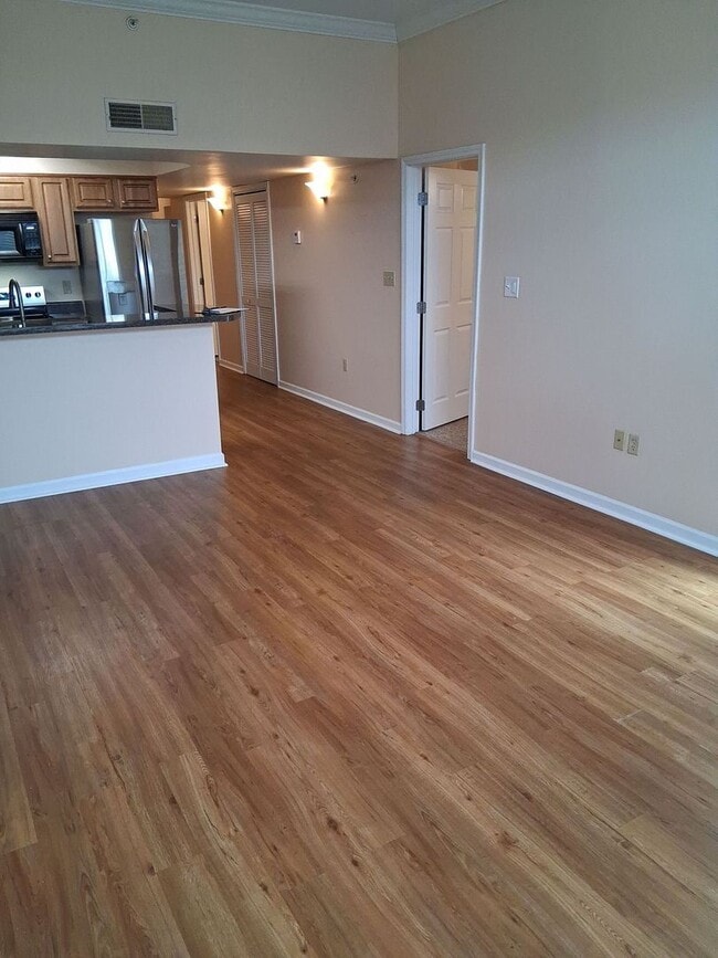 Photo - Laurel Station #307 - 3bed/2bath with awesome views of Laurel Avenue! $3000 monthly rent includes... Unidad 307