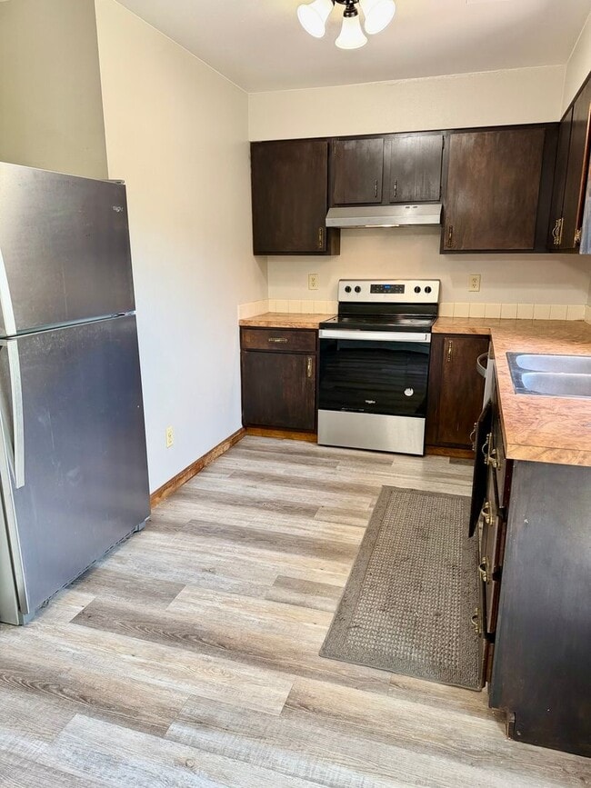 Photo - 1624 Azalea Dr