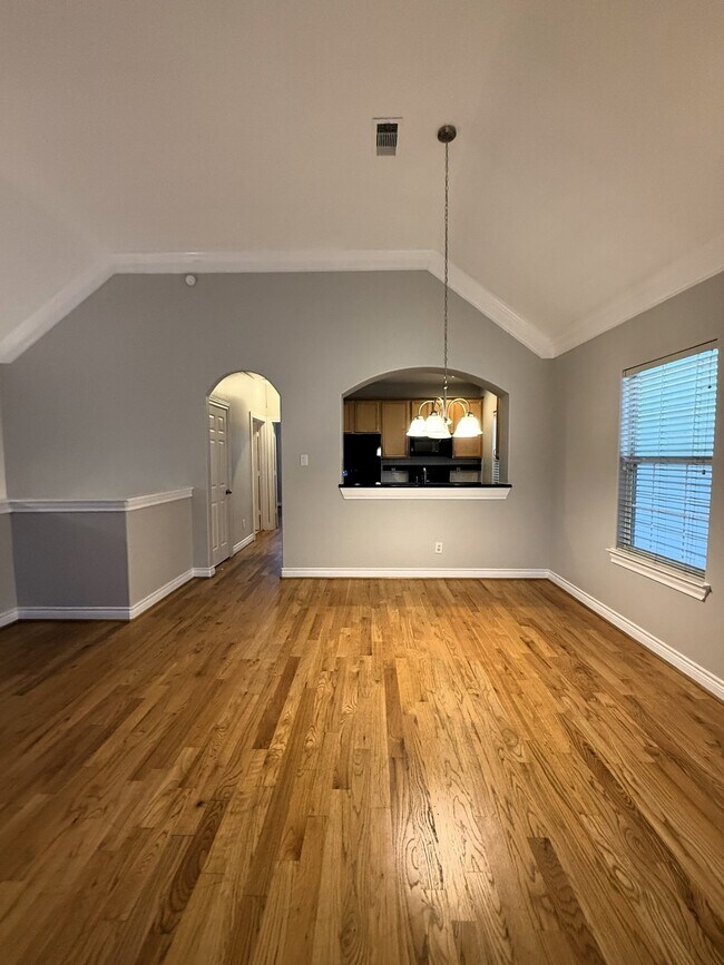 Photo - 2939 Clinton Dr