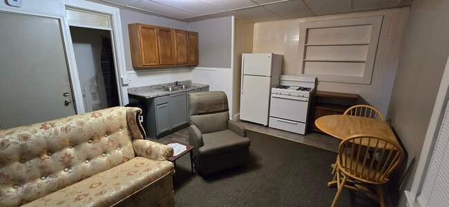 Building Photo - 202 N Clinton St