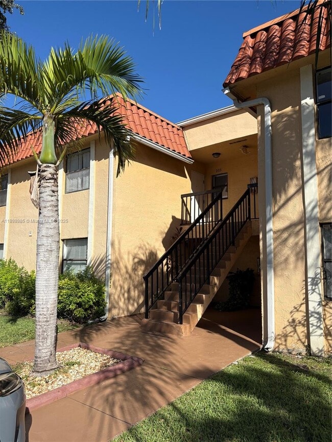 Building Photo - 9714 Hammocks Blvd Unit 203-29
