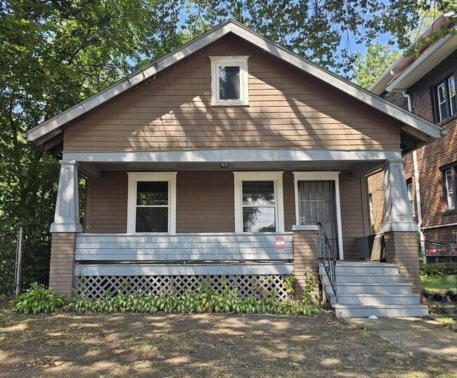 Building Photo - 576 Blaine Ave Rental