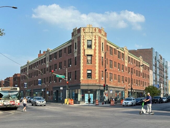 Photo - 3335 W Diversey Ave Condo Unit 701