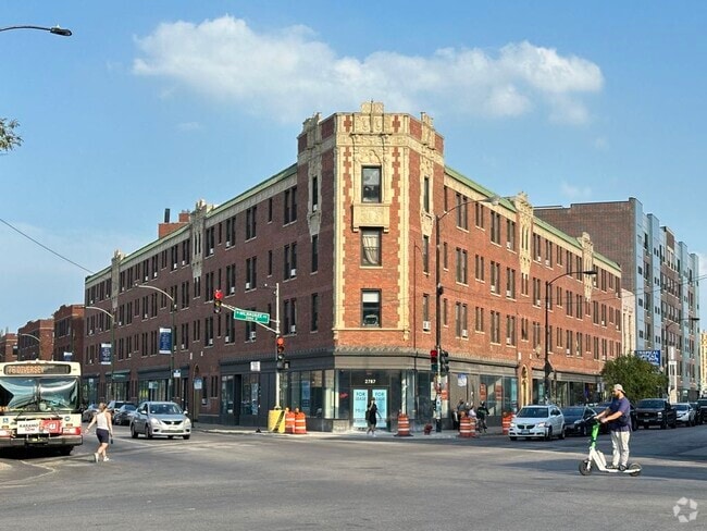 Building Photo - 3335 W Diversey Ave Rental