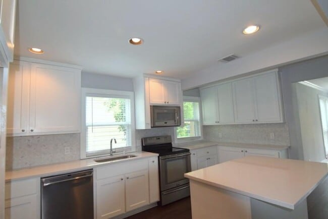 Photo - 7513 Carriage Dr