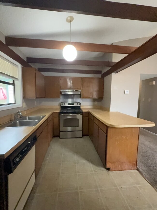 Photo - 117 Village Cir