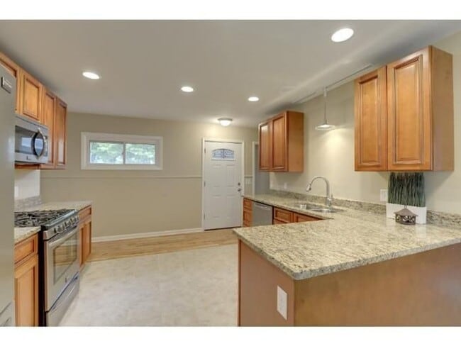 Photo - Rare crystal home for lease, 3 beds 2 baths, updates through-out!