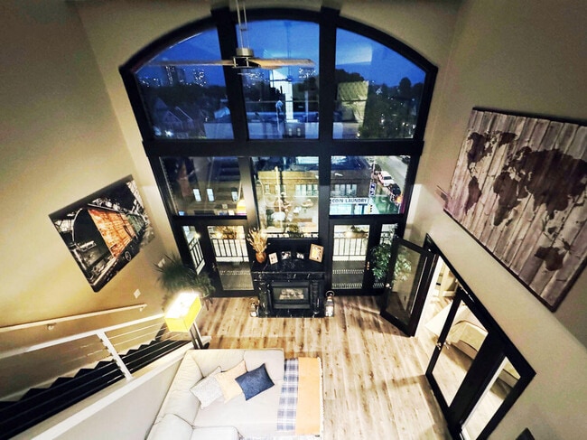 Photo - 1515 N Van Buren St