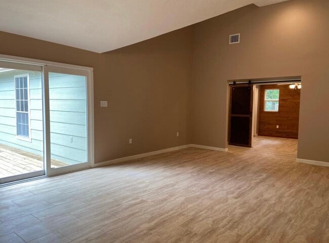 Photo - 17821 Theiss Mail Rte Rd