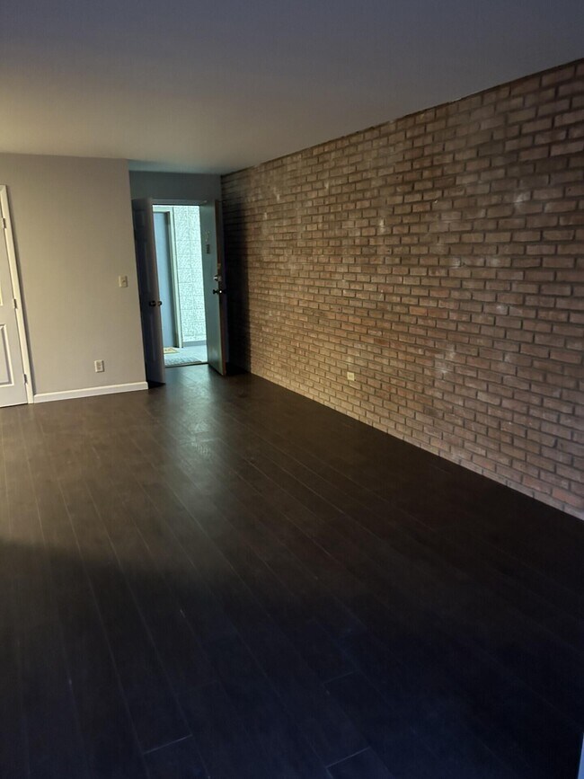 Photo - 840 Alexandria Pike Unit 207