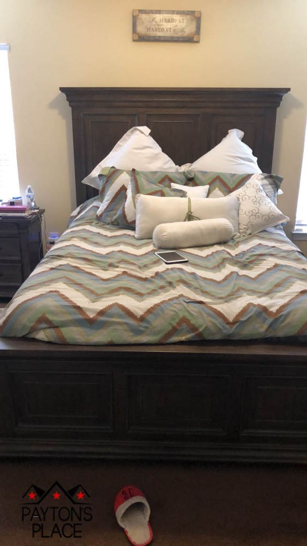Spacious 2 Bedroom Condo with Parking in G... - Spacious 2 Bedroom Condo with Parking in G...