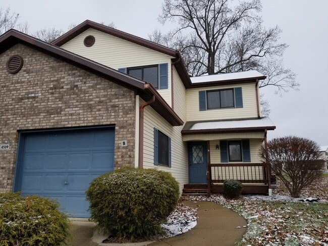 Building Photo - 3 bed 1.5 bath home available July 15th.