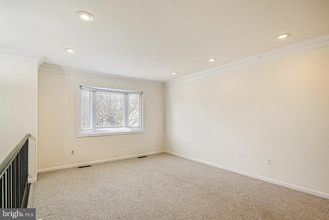 Photo - 510 Retford Dr