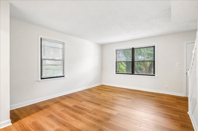 Photo - 4958 Just St NE