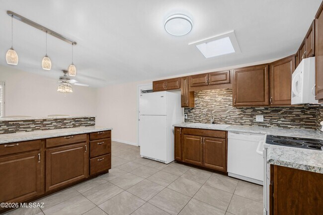 Photo - 5819 E Rosewood St