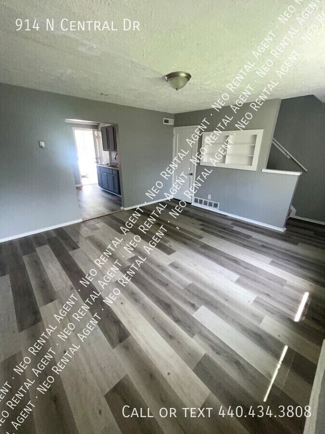 Photo - 914 N Central Dr