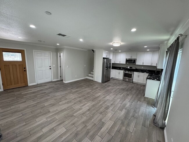 Photo - 4L Hayland Unit 15745 1/2