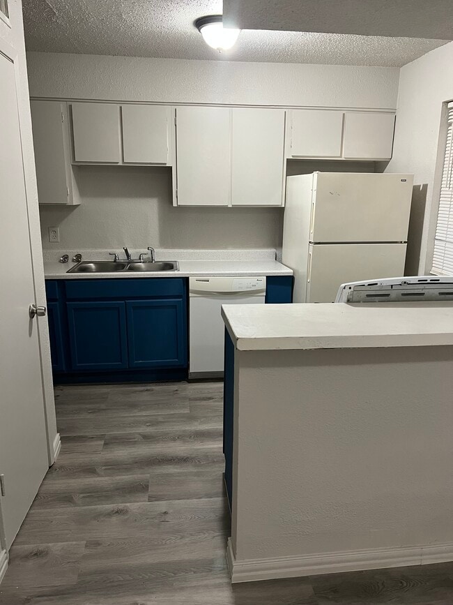 Photo - 2222 El Paso St