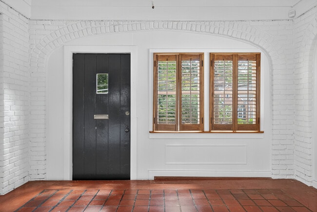 Photo - 1448 N Highland Ave NE