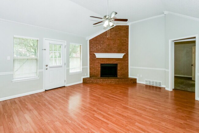 Photo - 1163 Carriage Dr S