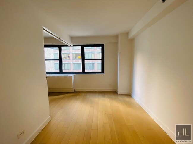 Photo - East 39th Street Unidad 23A