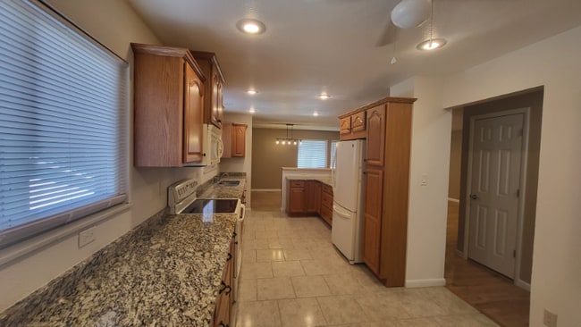 Photo - 6830 Snead St