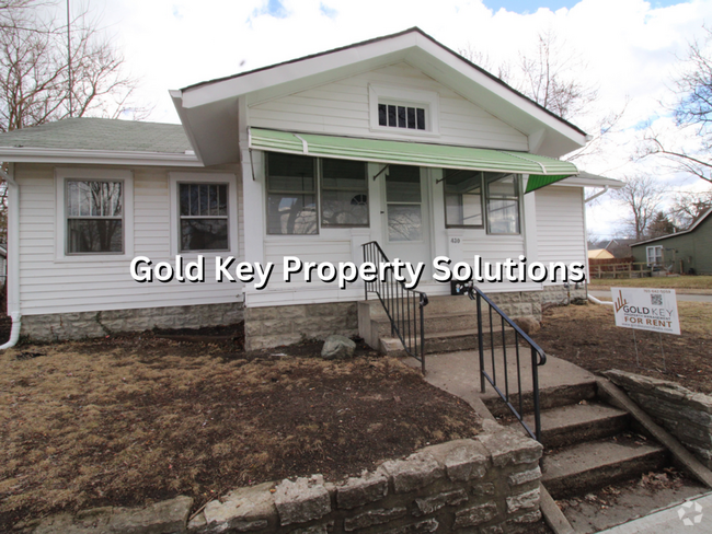 Building Photo - 3 BR 1 BA House with Enclosed Front Porch ...