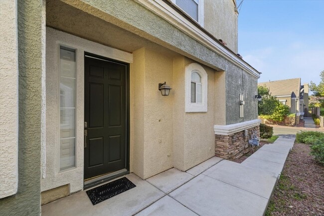 Photo - 972 Prestwick St