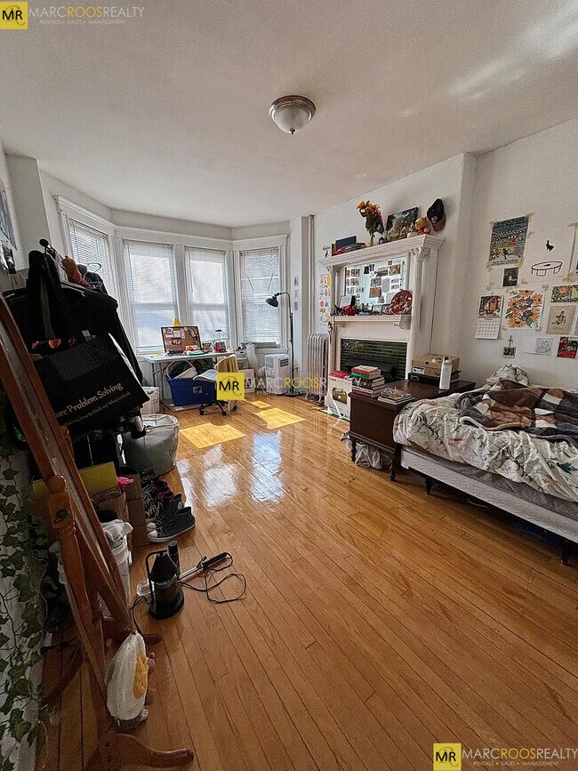 Photo - 1376 Commonwealth Ave Unidad 1