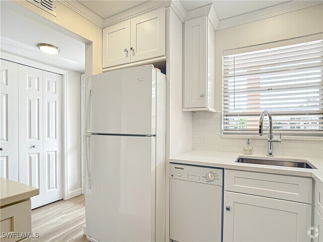 Building Photo - 180 Turtle Lake Ct Unit 206 Rental