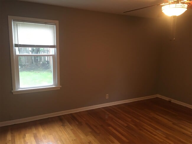 Photo - 2381 Warrensville Center Rd