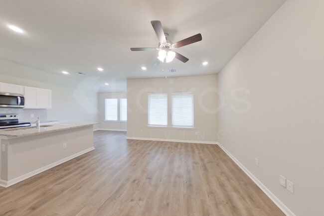 Photo - 117 Yardley Ct