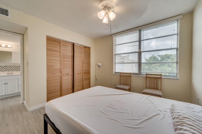 Building Photo - 9410 Tangerine Pl Unit Tangerine Place Rental