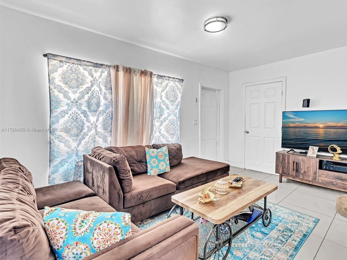 Photo - 2126 Cleveland St (Hollywood, FL)