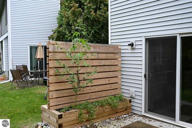 Photo - 713 Lake Ave