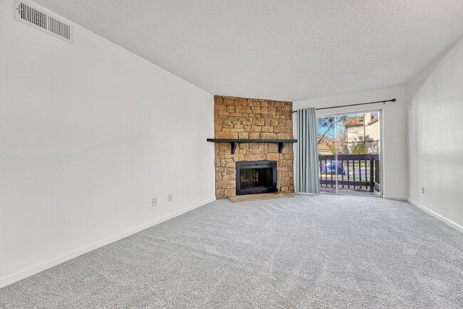 Photo - $1,195, 1 bed, 1 bath, located in Aurora. Apartamento Unidad A