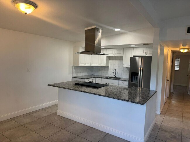 Photo - 8715 N Hyaleah Rd