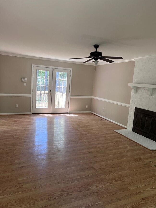 Photo - 102 Harbin Ct
