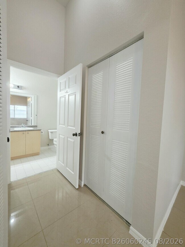 Photo - 260 Crestwood Cir Unit 102