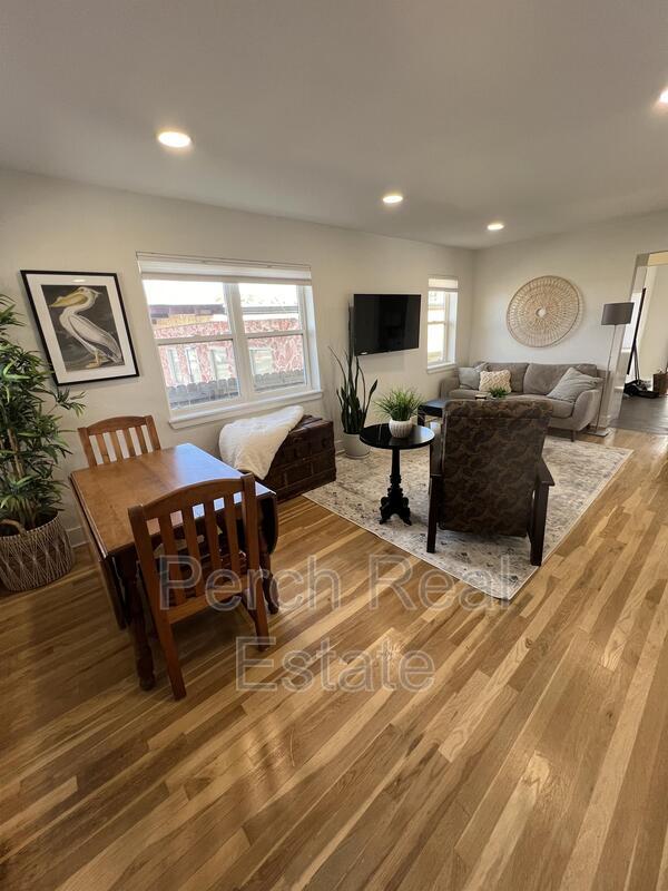 Photo - 390 S Garrison St