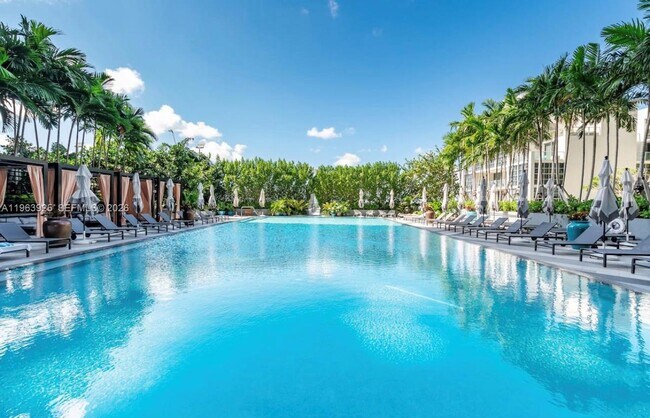 Building Photo - 121 NE 34th St Unit 1516