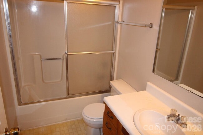 Photo - 72 Windwood Dr