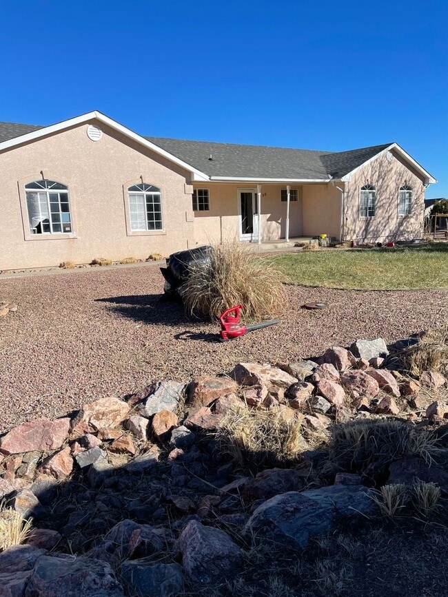 Building Photo - 66 Wild Rose Dr