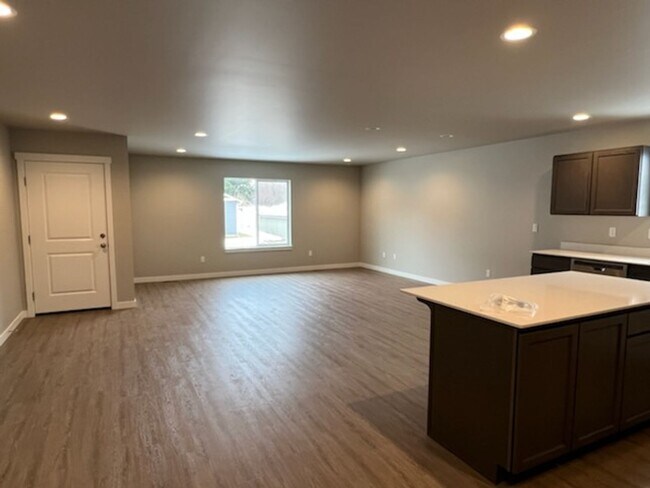 Photo - Luxury 3 bedroom, 2 bath home with double garage!