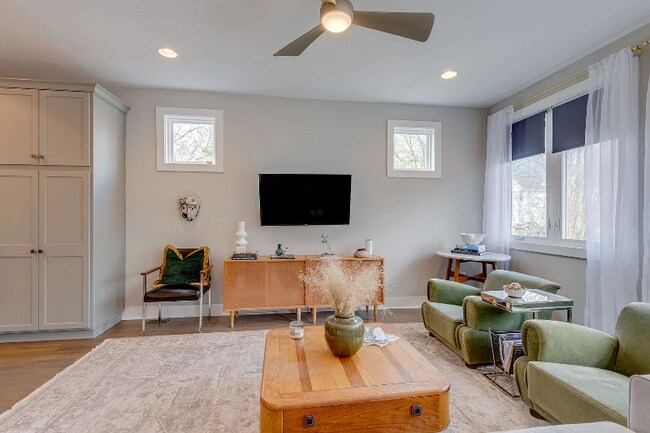 Photo - 312 Prince Ave