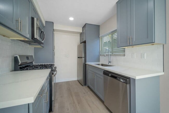 Hamilton Courtyard Apartments