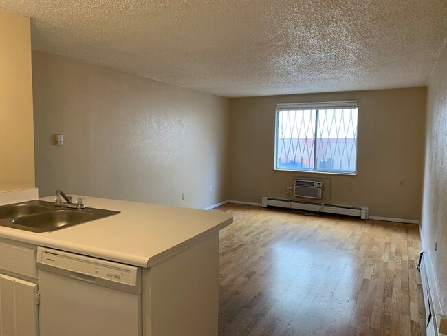 Photo - 1148 N Washington St Unidad 1