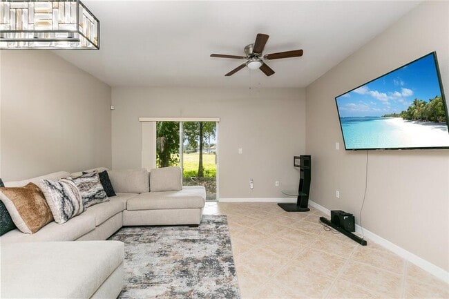 4408 Woodland Cir
