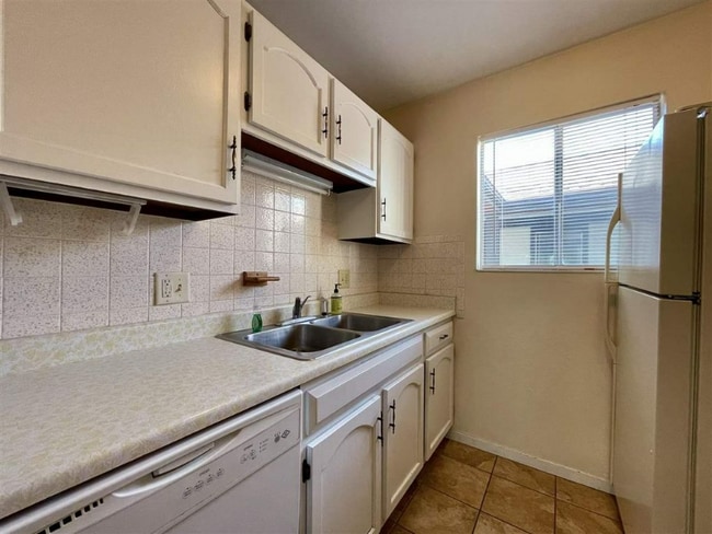 Photo - 3150 Lakeside Dr