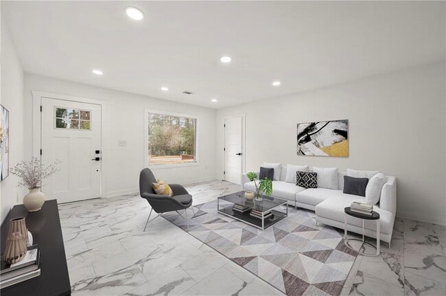Building Photo - 641 Hamilton E Holmes Dr NW Rental